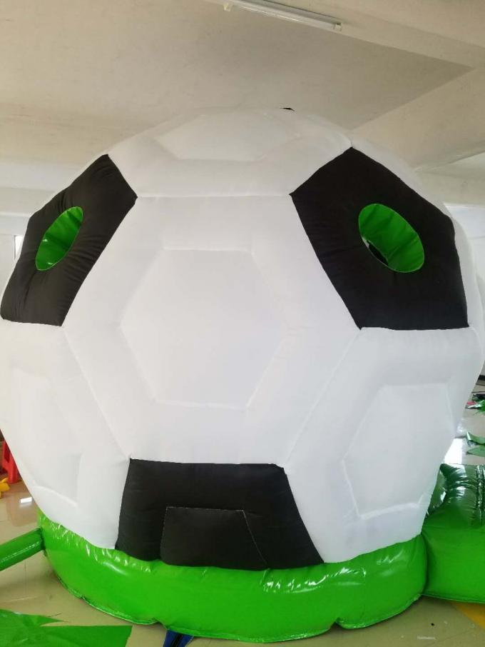 Εμπορικό σπίτι αναπήδησης σφαιρών ποδοσφαίρου Inflatables για τον παράδεισο των διογκώσιμων παιδιών παιδιών